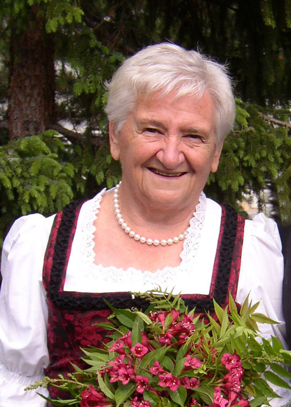 Maria Lenhart
