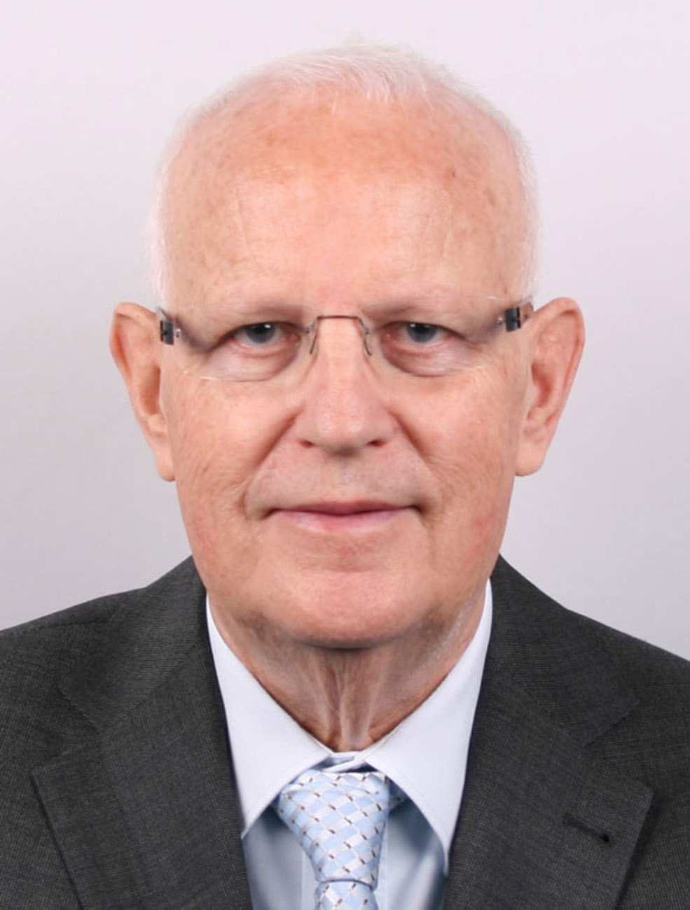   Dr. Günther Walser